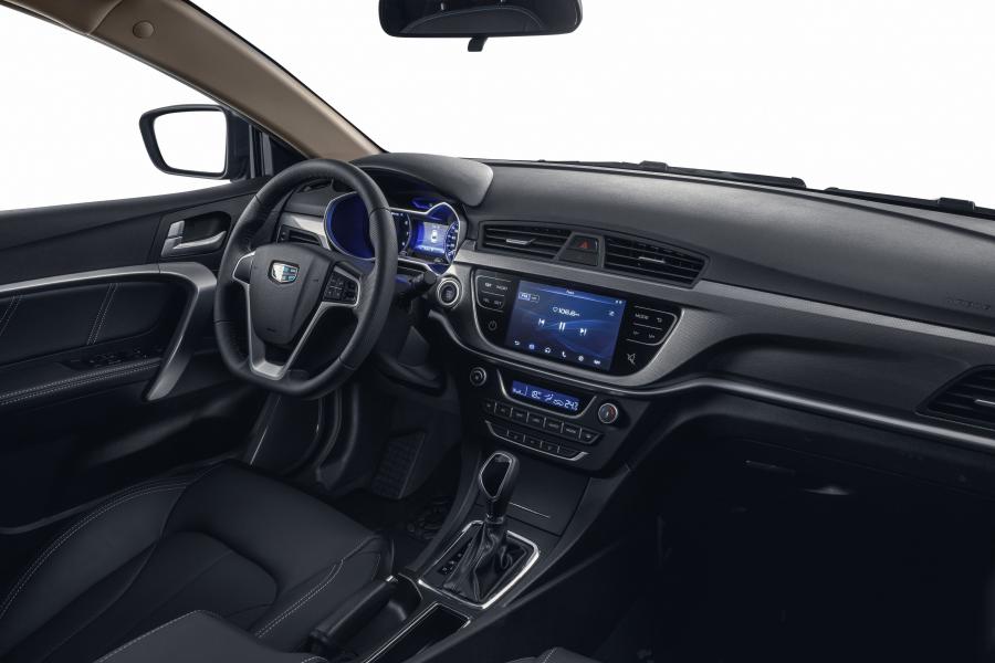 Торпедо Geely Emgrand 7 2018 года  (CIS) (фото 3 из 13)
